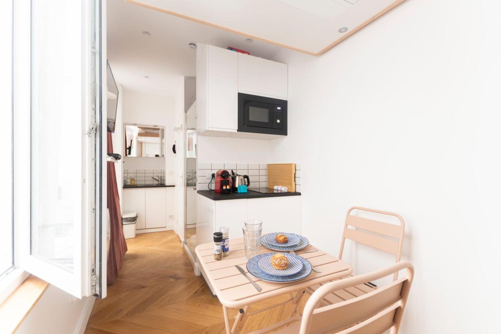 Super Central Mini Studio - 2 Pax, Murphy Bed パリ エクステリア 写真