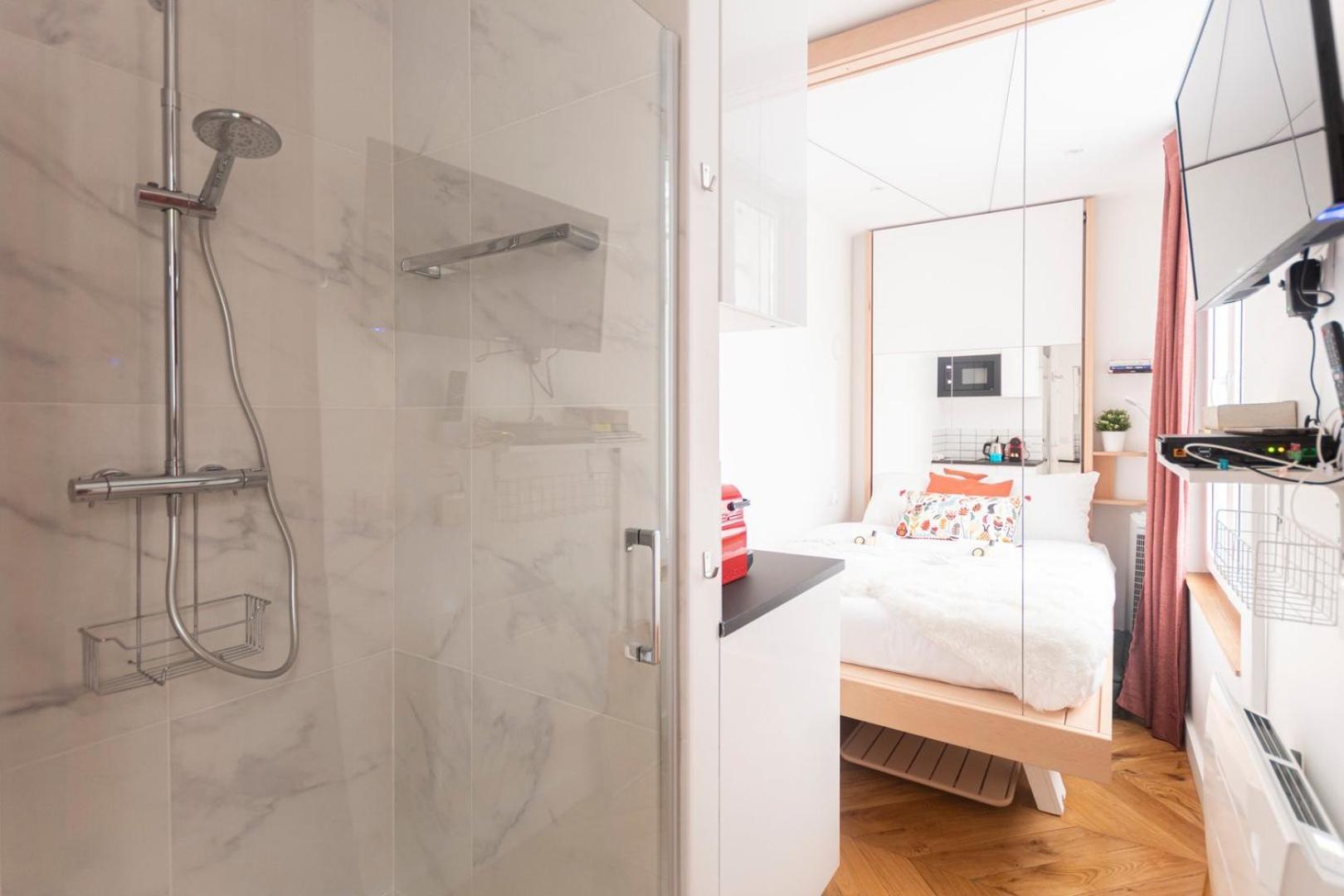 Super Central Mini Studio - 2 Pax, Murphy Bed パリ エクステリア 写真